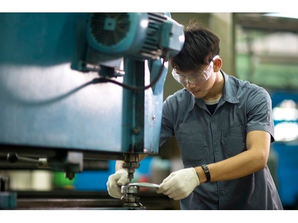 什么是河北五金沖壓件加工廠？模具鉗工的8大操作注意事項(xiàng)