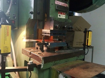 中山鈑金加工廠家有哪些沖床防護(hù)設(shè)施？