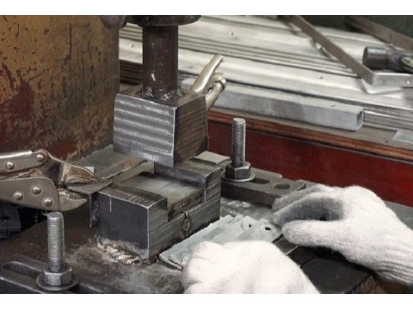 廣州鈑金加工廠家?guī)追N自動(dòng)沖壓方式介紹