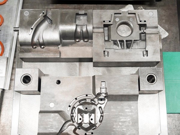 陽(yáng)江五金沖壓件加工廠，小型沖壓模具及汽車(chē)覆蓋件介紹