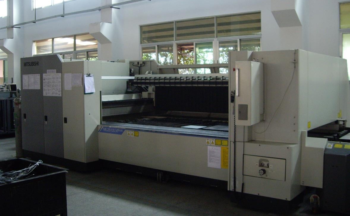 五金沖壓機臺設備