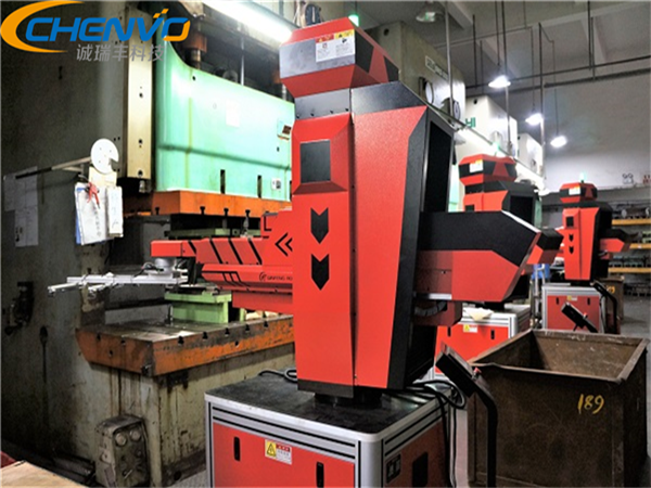 精密五金沖壓件機(jī)器圖片